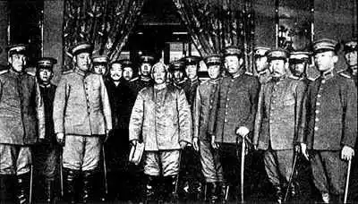 资料图片:袁世凯和北洋将领在北京的就任宣誓仪式上.