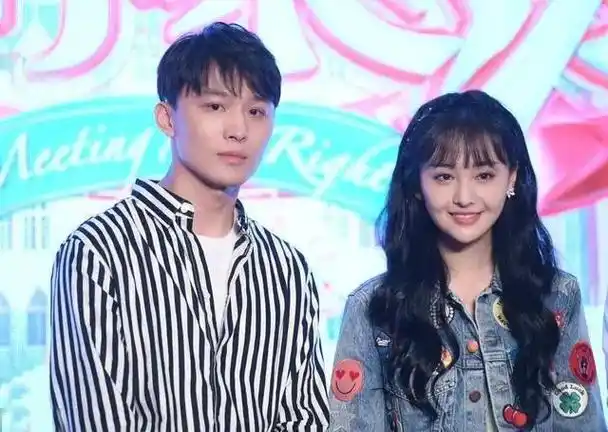 郑爽近况曝光:头发稀疏发福成胖大妈