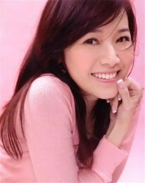 41岁"假笑女孩"侯佩岑:多少吐槽她的人,却也渴望活成她的样子