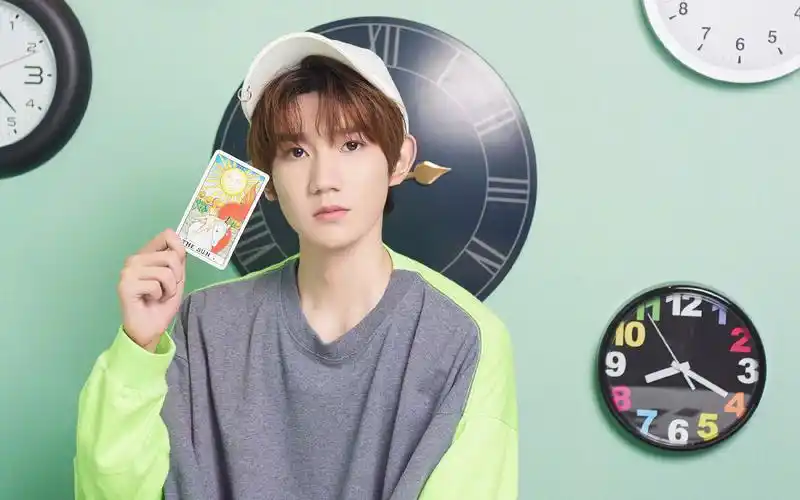 tfboys王源简约清新高清桌面壁纸