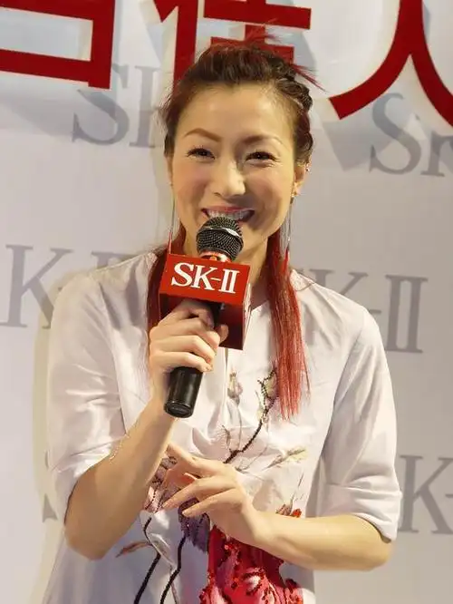 图文:郑秀文代言sk-Ⅱ分享晶莹剔透护肤之道(4)