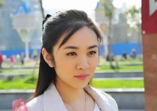 2010年的时候,刚刚毕业两年的22岁姑娘王晓晨参演了这部李保田老师