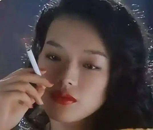 靠"抽烟"封神的女星,女人酷起来,就没男人什么事了_感觉_张柏芝_经典