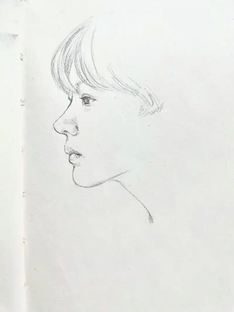 思考了一下我为什么偏爱画侧脸