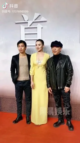 宋佳173黄渤172看视频两人身高差距绝对不止1公分那么问题来了