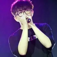 毛不易图片最帅的图片 简约歌手毛不易帅气图片_微信头像图片大全