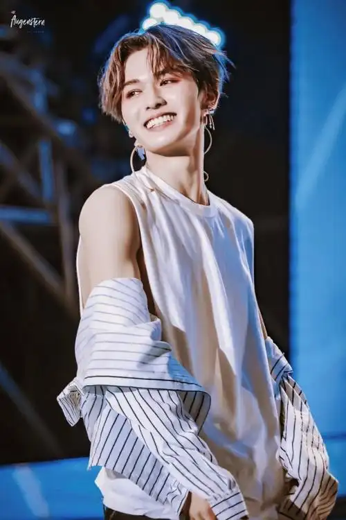 180609 南京见面会宝宝,太可爱了 augenstern_朱正廷