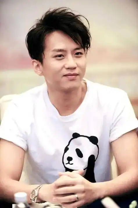 邓超早期旧照#邓超早年青涩帅气照片曝光,与如今判若两人.