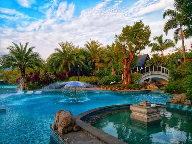 秋冬温泉季汕尾水底山温泉庄园999元入住高级房含2大1小早晚自助餐泡