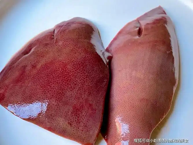 原创猪肝怎么炒才滑嫩大厨教你一招出锅不老不腥健康营养又美味