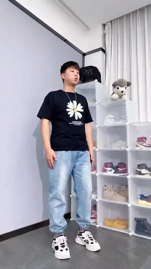 这套小雏菊真的太显瘦了!我身高170体重180#微胖男生