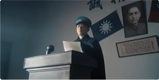 蒋介石开会阅兵三件套 白手套 黑色披风 拐杖 都是怎么形成的|军装