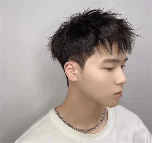 束状纹理烫维持时间在3个月左右,可以说无尴尬期,生长自然蓬松有型.