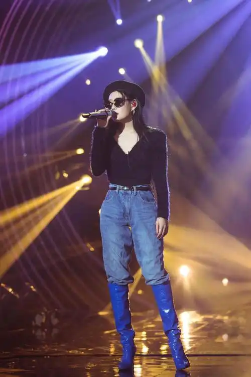 旧歌新唱"袁式情歌"再度升级 袁娅维抒情摇滚直击人心