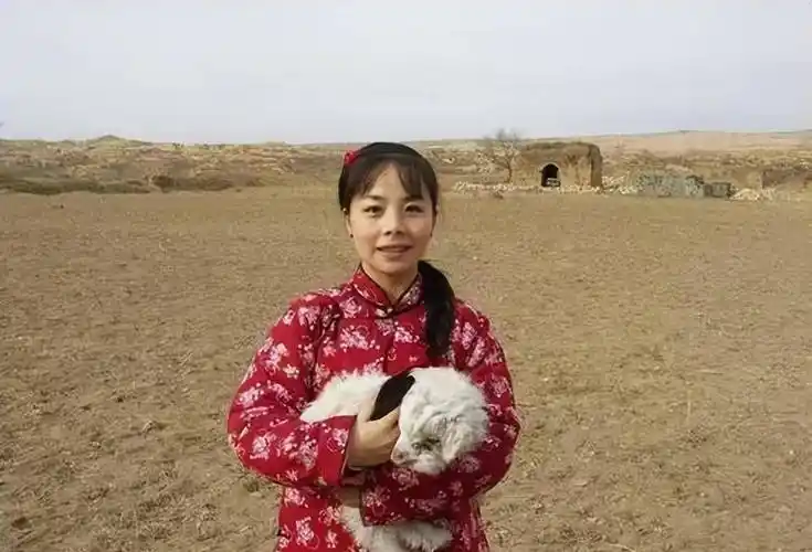 草根明星王二妮:我这一生最正确的决定,就是下嫁到农村当媳妇_李飞_小