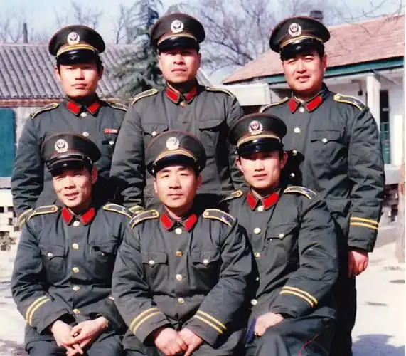 从50式到99式老照片带你看济宁公安警服变迁