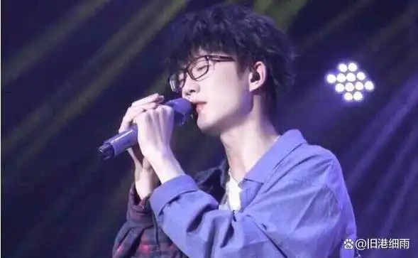 华语男歌手热度榜出炉,许嵩"因祸得福"热度上涨,周深遗憾落选