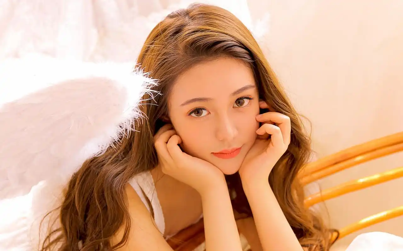 以下是让你从内到外拥有水嫩光滑肌肤的12种美白食材:  1.