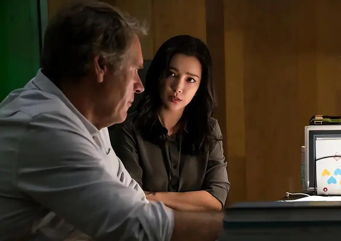 《巨齿鲨2》:李冰冰缺席原因 《巨齿鲨2》上映,李冰冰缺席,原因可能是