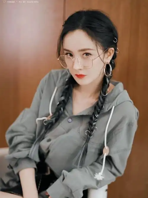 麻花辫的几种不同编发,调皮清新又减龄,小笨手也能学得会