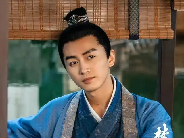 演员陈晓,相信大家都不陌生,随着电视剧《梦华录》的热播,剧中陈晓