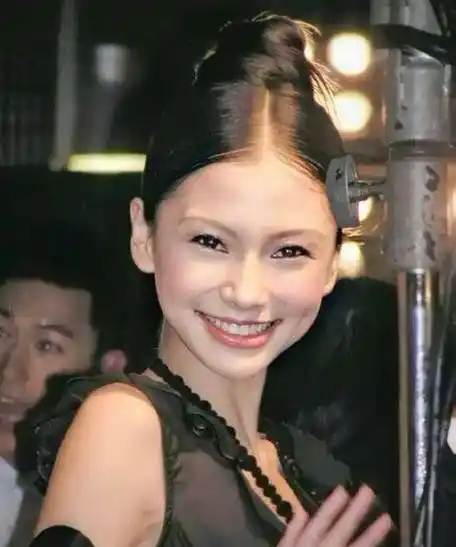 angelababy年轻旧照微博疯传婴儿肥仍获网友大赞好美好仙