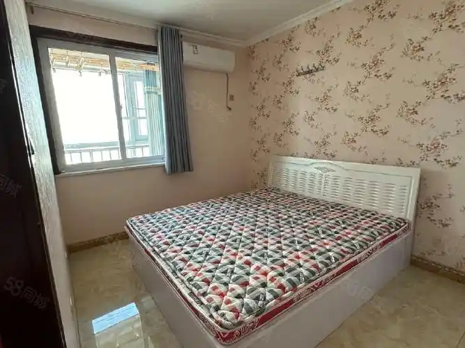 东向正规一居室豪华装修拎包入住