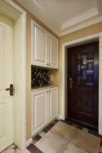 一组进门鞋柜装修效果图分享