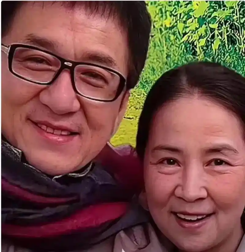 这张照片拍摄于2024年4月7日,成龙70岁生日时和妻子林凤娇拍摄的大头