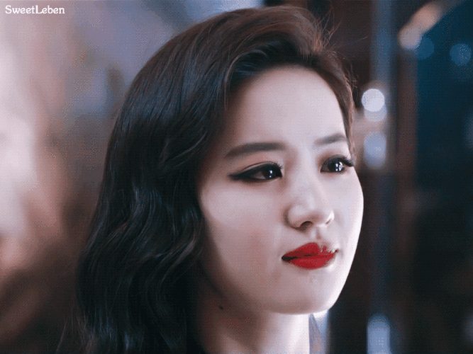 露水红颜的刘亦菲,她是一件艺术品,当之无愧的女神