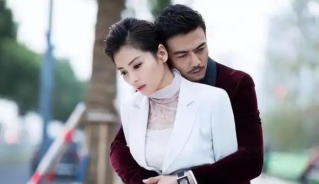 而备受关注,但并没有确凿的证据证明她与导演张纪中存在不正当的关系