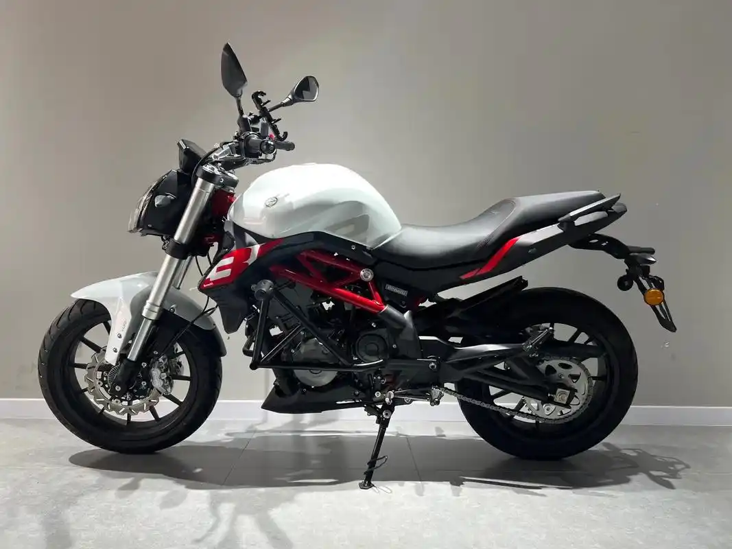 贝纳利黄龙300.#贝纳利 #蓝宝龙bn302s #黄龙30 - 抖音