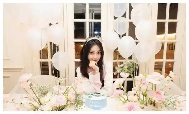 原创angelababy庆生全家福7岁宝贝暴风成长领先同龄欢聚一堂