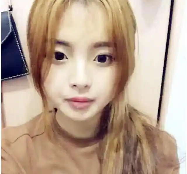 杨超越工厂旧照曝光,网友:从流水线打工妹到当红小花的幸运女神