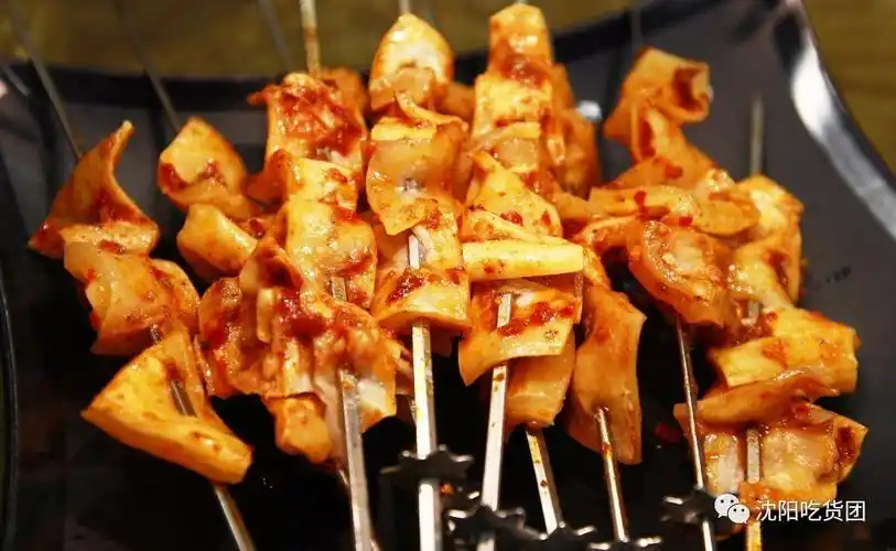 牛熟筋千万可别烤老了嫩嫩的吃起来口感才是最佳口味酱香浓郁口感糯糯