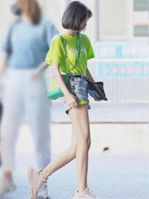 段奥娟身高163cm段奥娟和172cm关晓彤