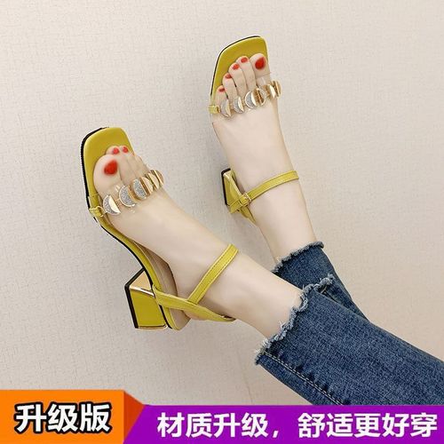 外穿凉鞋女粗跟2024夏季新款仙女风百搭中跟时尚女士一字带高跟鞋