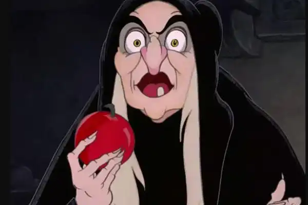 还记《白雪公主》吗?网友模仿"老巫婆"太过逼真,让人瑟瑟发抖