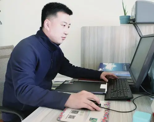 郭亮,男,中共党员,宁夏建设投资集团有限公司党群工作部主管,团委