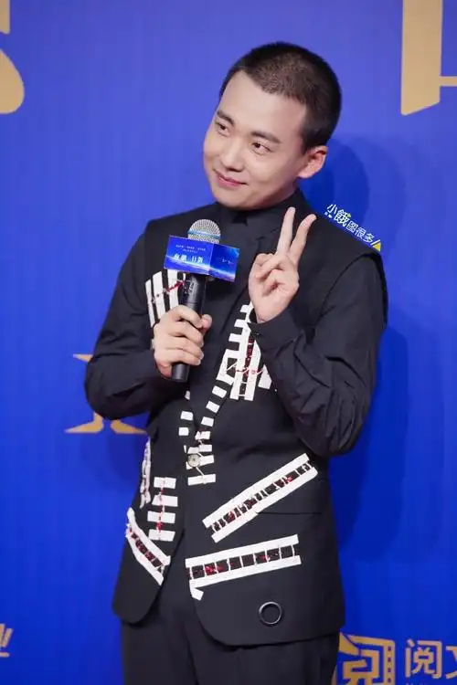 郭麒麟寸头##腾讯新丽阅文发布会##向融日新发布会