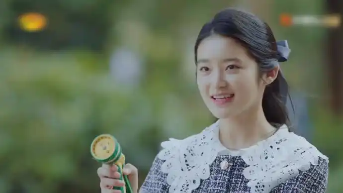 新一轮直播又来了蹲起来//@柴蔚官方粉丝后援会: #柴蔚初恋那件小事