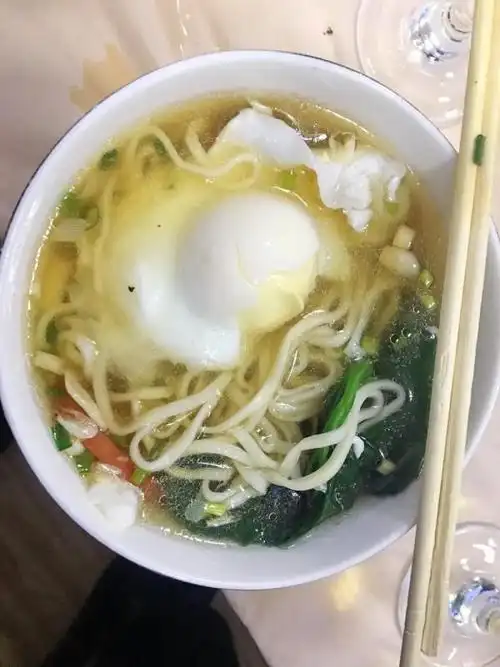 长寿面.外加一个荷包蛋.祝愿大家身心健康.快乐生活.