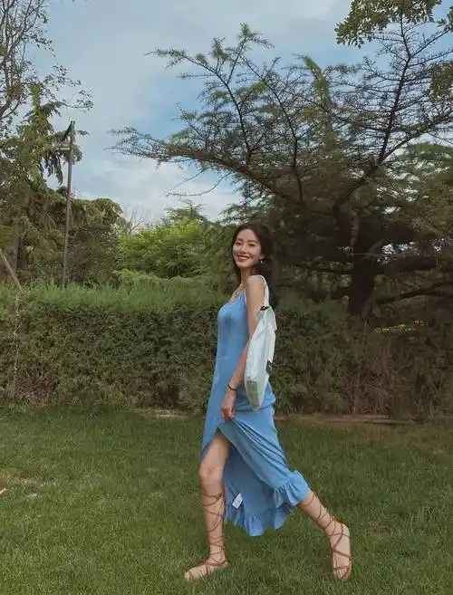 28岁杨采钰一袭红裙超惊艳,这个dior香氛大使,被称东方费雯丽_时尚_黄