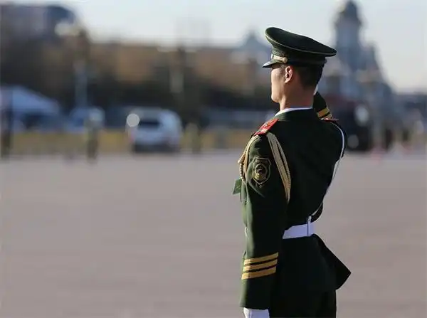 2018年换发新式武警军装