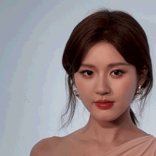 抛媚眼wink ,get到赵露思的魅力了吗?