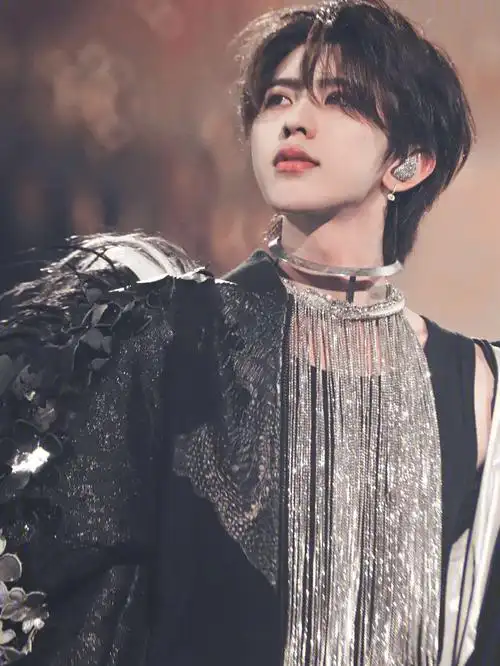 舞台王者蔡徐坤