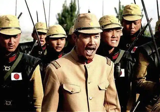 南京大屠杀结束后,他给日本兵拉车,被嫌弃跑慢了,挨了一刀