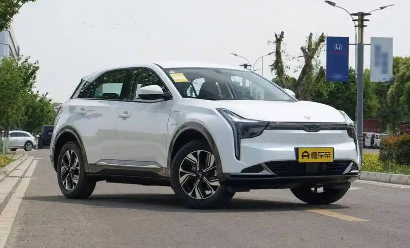 哪吒u售价11.88万起!配163马力!续航401km!年轻人的选择?