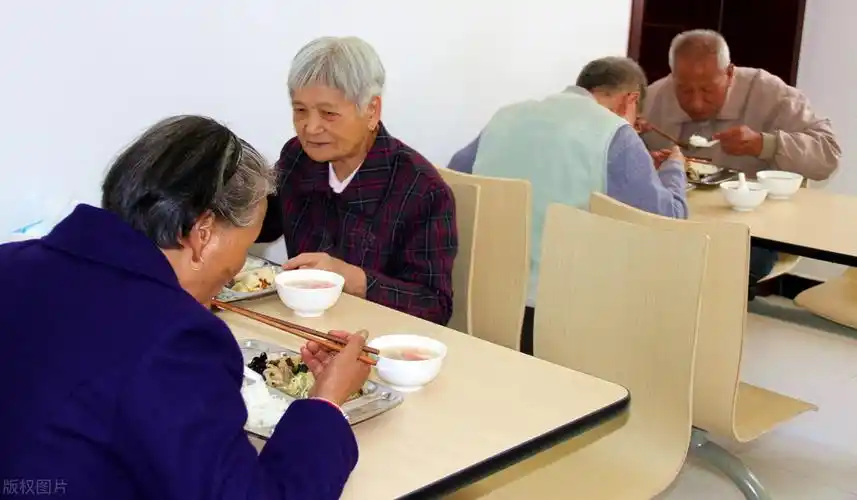 养老院养老没有想象的那么好(为何"没条件的老人,不适合去养老院养老"