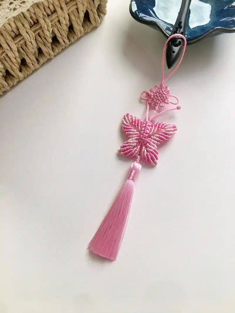 中国结手工编织蝴蝶结成品展示